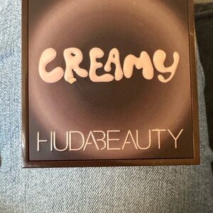 HUDA BEAUTY Creamy Eyeshadow Palette in Brown